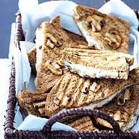 Tosti met knoflook-bonenspread en shiitakes recept