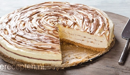 Cheesecake met chocolade en karamel recept