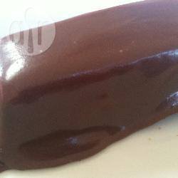 Mini chocolade cakejes met een zoute karamelsaus recept ...