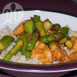 Wilde rijst met asperges en kip in hoisinsaus recept