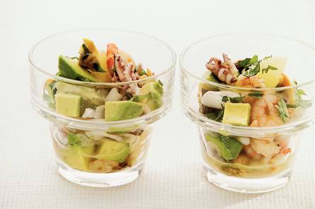 Salade met zeevruchten en kruidenolie