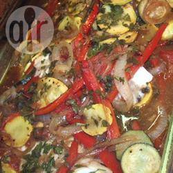 Vis met groenten en kruiden uit de oven recept
