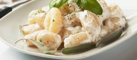 Gnocchi met blauwe-kaassaus recept