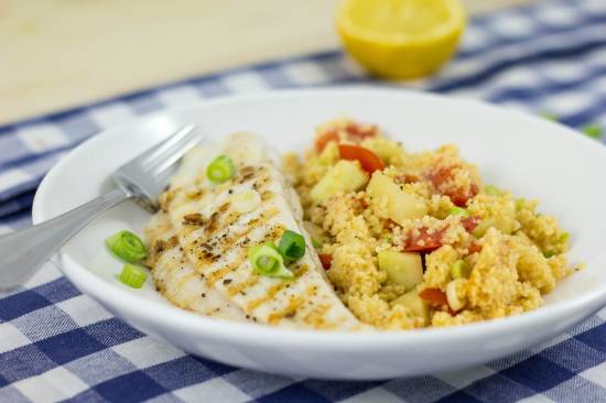 Gegrilde scholfilet en couscous met koolrabi recept