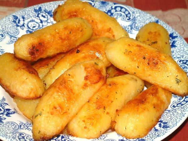 Gebakken aardappelen met rozemarijn uit oven recept ...