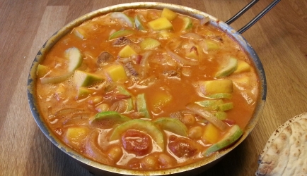 Lekkere mango curry met garnalen en/of lam recept