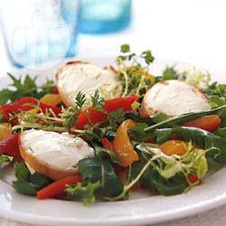 Gemengde salade met gegrilde geitenkaas recept