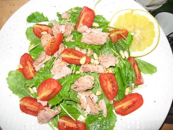 Raapstelen salade met tonijn recept