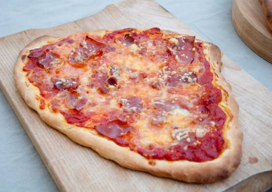 Pizza prosciutto recept