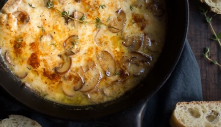 Kastanjechampignon-fontina dip recept