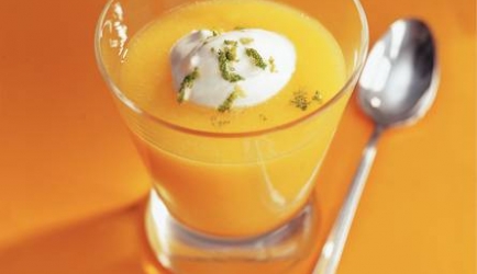 Mangosoep met limoenyoghurt recept