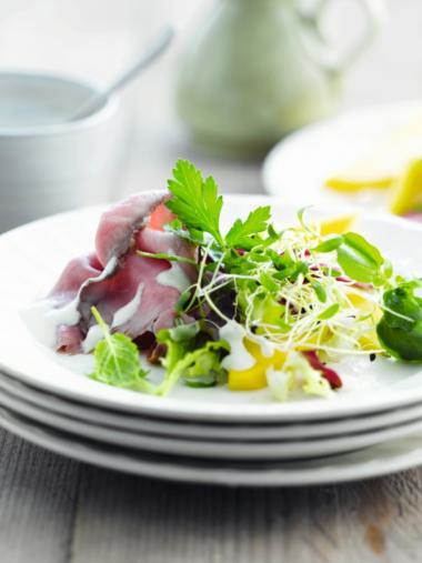 Recept 'salade met rosbief en mieriksdressing'