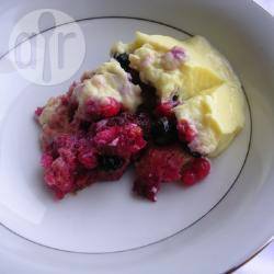 Rode bessen en bosbessen trifle met citroenvla recept
