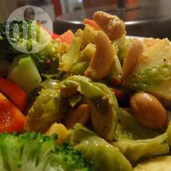 Spruitjes, paprika, broccoli en cashewnoten recept