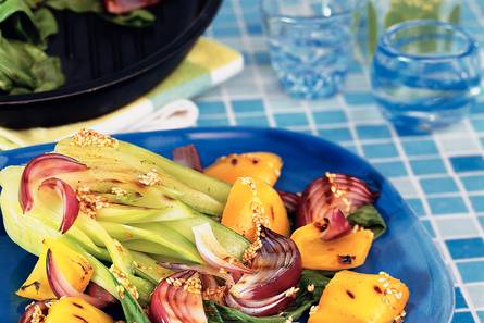 Salade van gegrilde groenten met sesamdressing