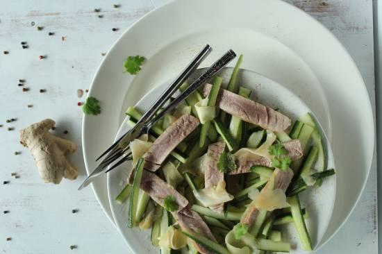 Tataki van tonijn met komkommersalade recept