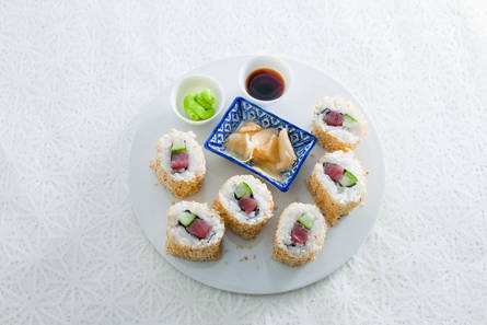 Urumaki sushi (inside out roll)