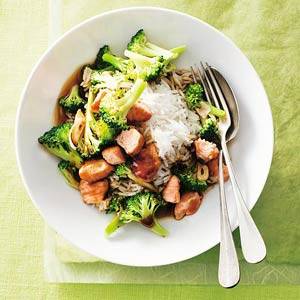 Broccoli met zalm en ketjap recept
