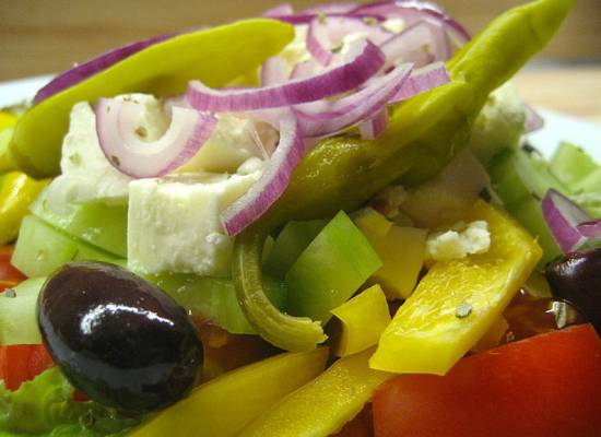 Vers gemaakte griekse boeren salade recept