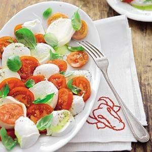 Salade van mozzarella en tomaat uit campanië recept