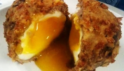 Crunchy bacon eggs recept