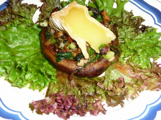 Reuzen champignon gevuld met katenspek en camembert. recept ...