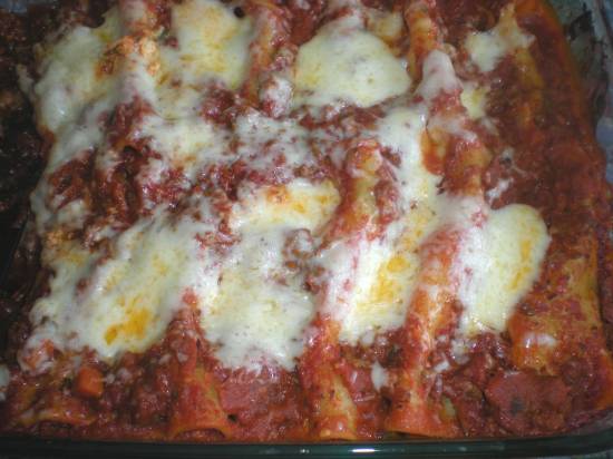 Ovenschotel gevulde cannelloni verpakt in stevige saus recept ...