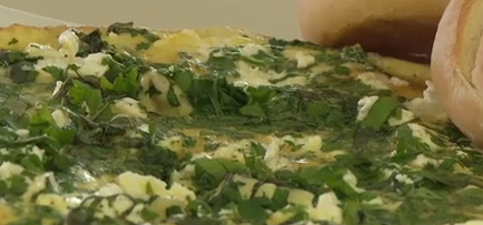Omelet met geitenkaas en verse groene kruiden recept