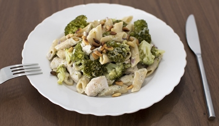 Pasta met broccoli en een romige kruidensaus recept