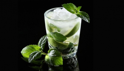 Mojito uitgevonden in cuba, heerlijke cocktail.