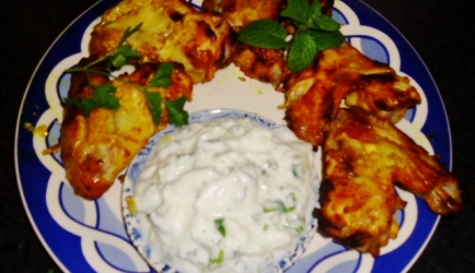 Tandoori kippenvleugels met yoghurt saus recept