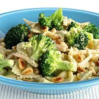 Pasta met broccoli en pestosaus recept