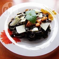 Zwarte pasta met gorgonzolasaus recept