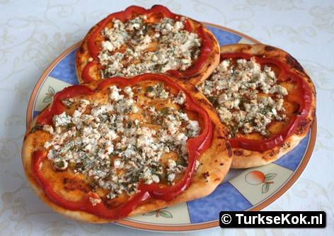 Turks broodje met kaas en paprika recept