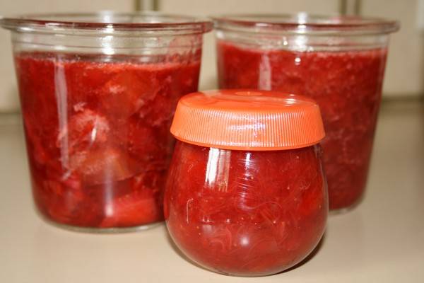 Aardbeien-rabarberconfituur recept