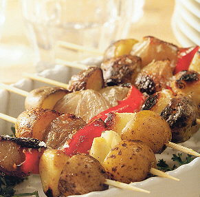 Amuse spiesje van aardappeltjes en knoflook recept