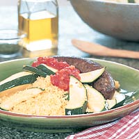 Courgette met couscous en runderworst recept