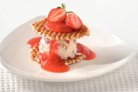 Wafels met strawberry cheesecake-ijs