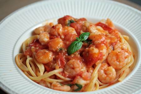 Spaghetti met pittige garnalen recept