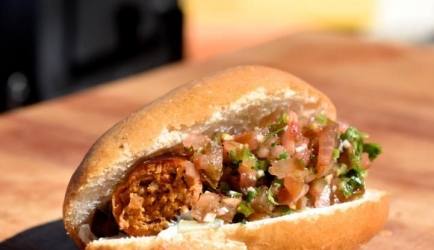 Hotdog met baba ghanouch recept