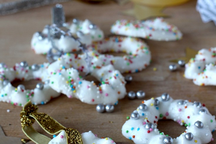 Heerlijke meringue kerstkransjes (met maar 3 ingrediënten!)