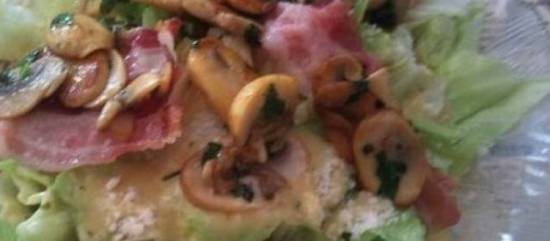 Maaltijdsalade met heerlijke gebakken champignons recept ...