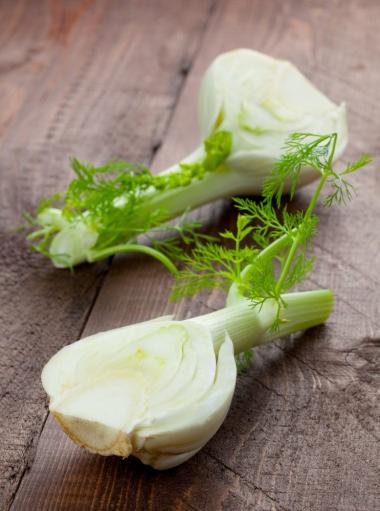 Recept 'veggiesticks met venkelsalade en yoghurtdressing'