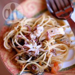 Spaghetti met garnalen, inktvis en mosselen recept