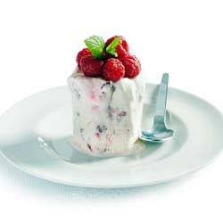 Semifreddo van yoghurt met frambozen recept