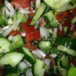 Tomaten-komkommersalade recept
