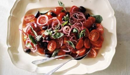 Tomatensalade met rode ui en komijn recept