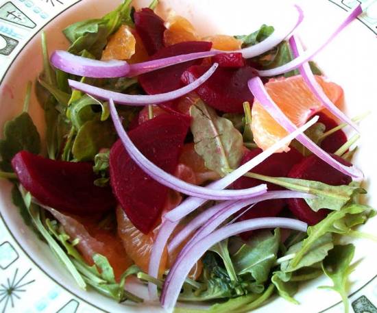 Beautyfood: zeebaars met limoen en salade van rode biet recept ...