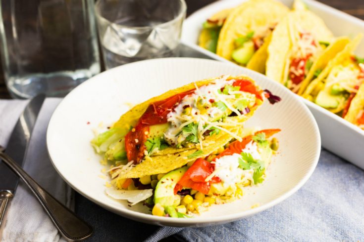 Taco's met avocado en geroosterde paprika