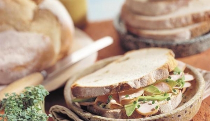 Sandwich met gerookte kipfilet recept